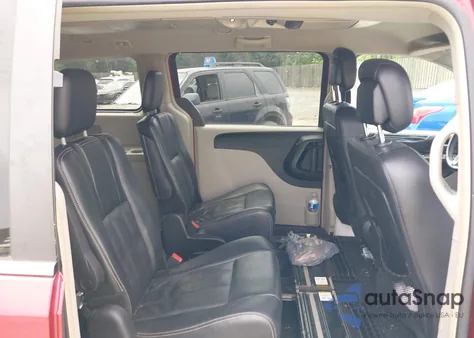 2013 Chrysler Town & Country Touring from USA, damaged, VIN 2C4RC1BG8DR744360